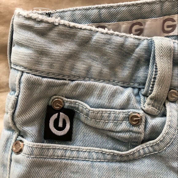Guess jeans, shorts, size small - Picture 3 of 3